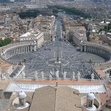 A 5' Dai Musei Vaticani E 3' Dalla Metro